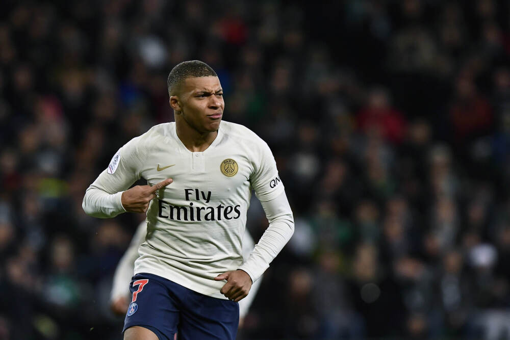 防反也能打花，这场半决赛U23国足做对了什么丨封面评论